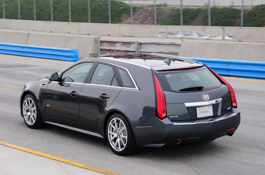  Cadillac CTS-V Wagon 2011 года  (фото 34 из 45)